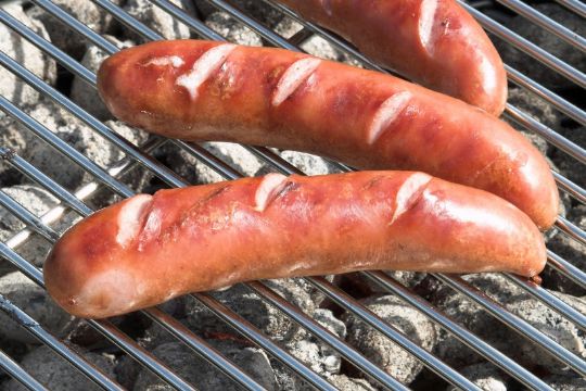 Spis ikke bare br�d til grillp�lserne