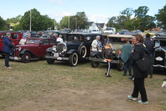 Veteranbiler blev beundret af mange