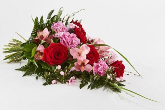 Sig farvel for sidste gang med en smuk b�rebuket