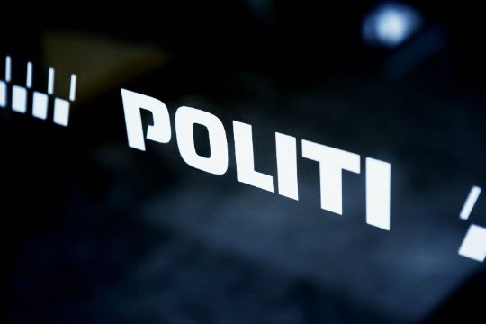 17-�rig mand sigtet for at b�re kniv