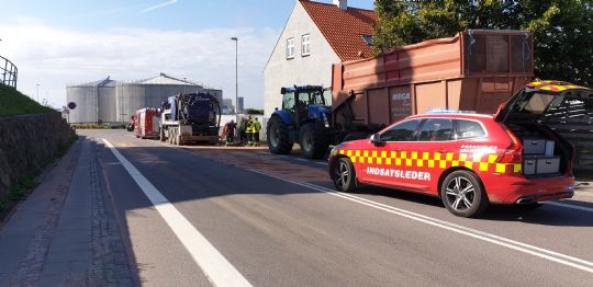 Traktor tabte p�h�ngsvogn