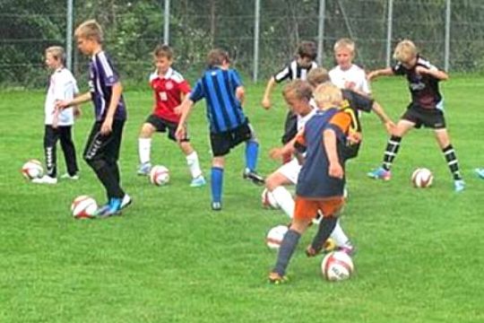 En ugens fodboldskole i �sterlars