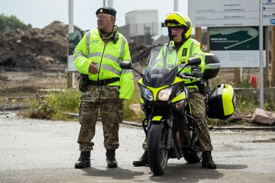 Forsvaret skal l�se flere opgaver for politiet