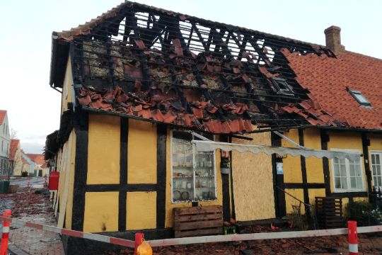 Elfejl �rag til storbrand i Svaneke