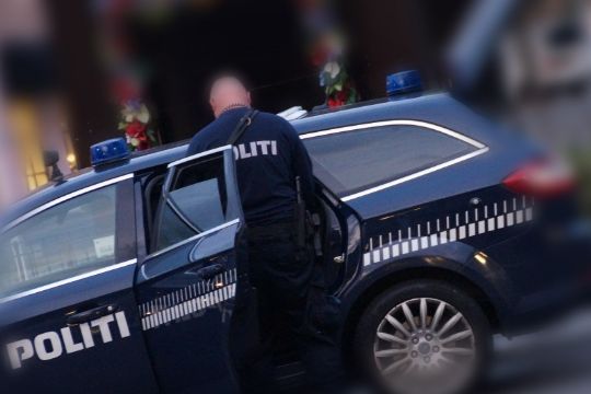 Politiet m�tte hj�lpe beruset mand
