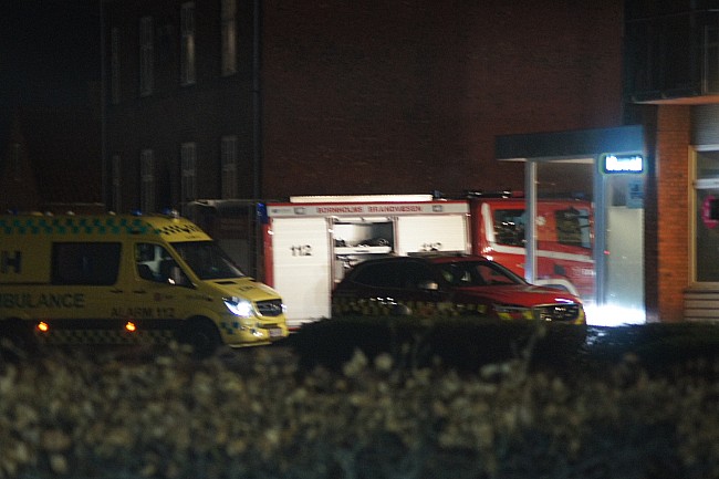 Beboer til hospital efter mindre brand