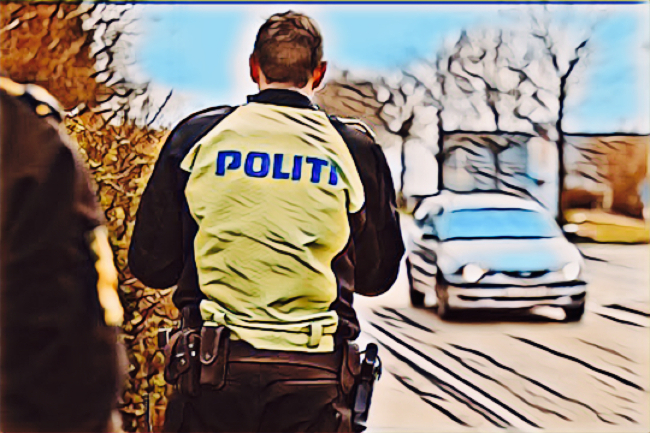 Ni fartb�der efter politikontrol