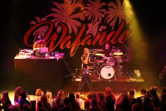 Storsl�et farvel til Wafande i Musikhuzet