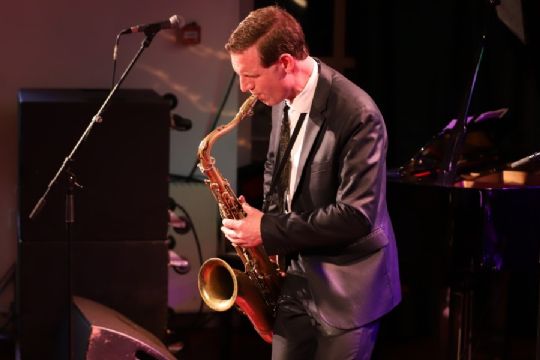 Ypperlig saxofonist g�stede jazzklubben