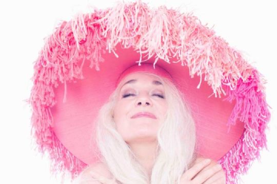 C�cilie Nordby med powerband i R�nne