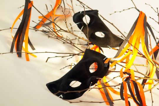 V�k mor og far med fastelavnsriset