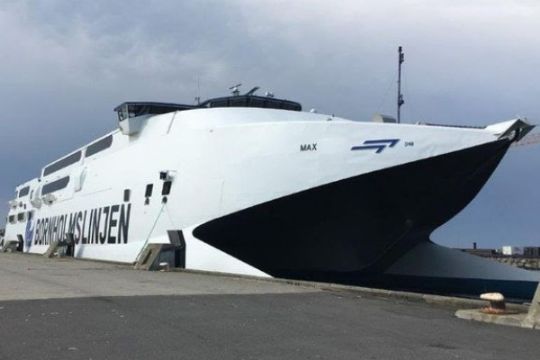 Hurtigf�rge f�r landstr�m p� �ernes Kaj