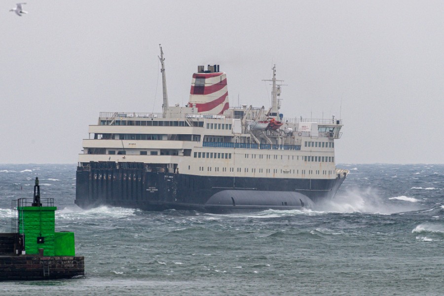 Hurtigf�rge ude af drift i et d�gn