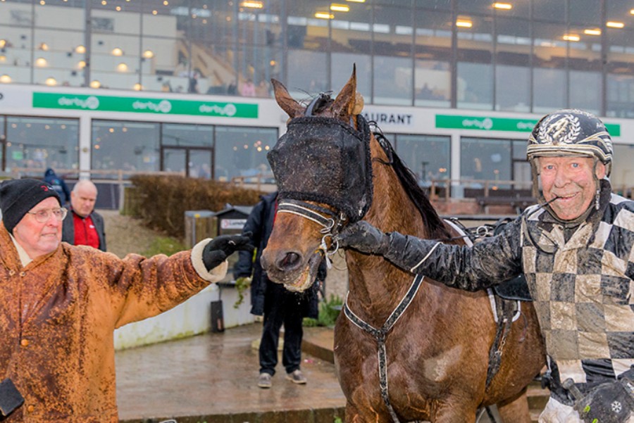 K�benhavnsk k�mpe p� vej til Bornholm