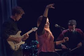 Popprinsesse g�ster Raschs Pakhuz