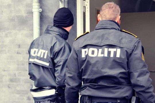 Far tiltalt for vold mod sin datter