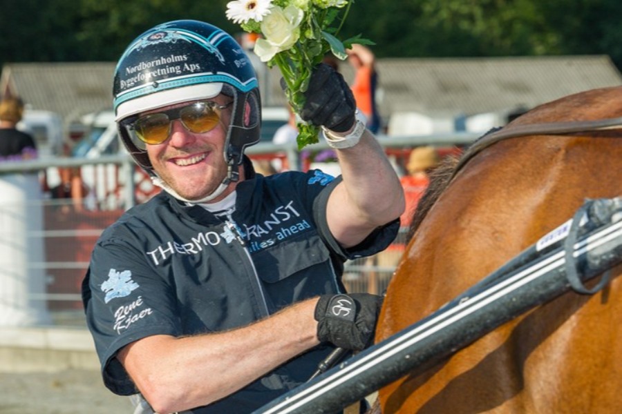 Rene Kj�r klar til at hj�lpe �ens travsport