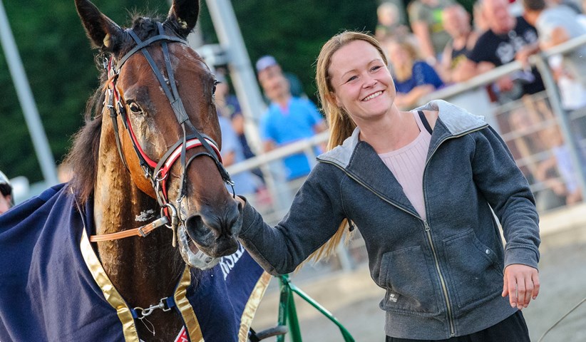 To travheste p� Sveriges derbybane