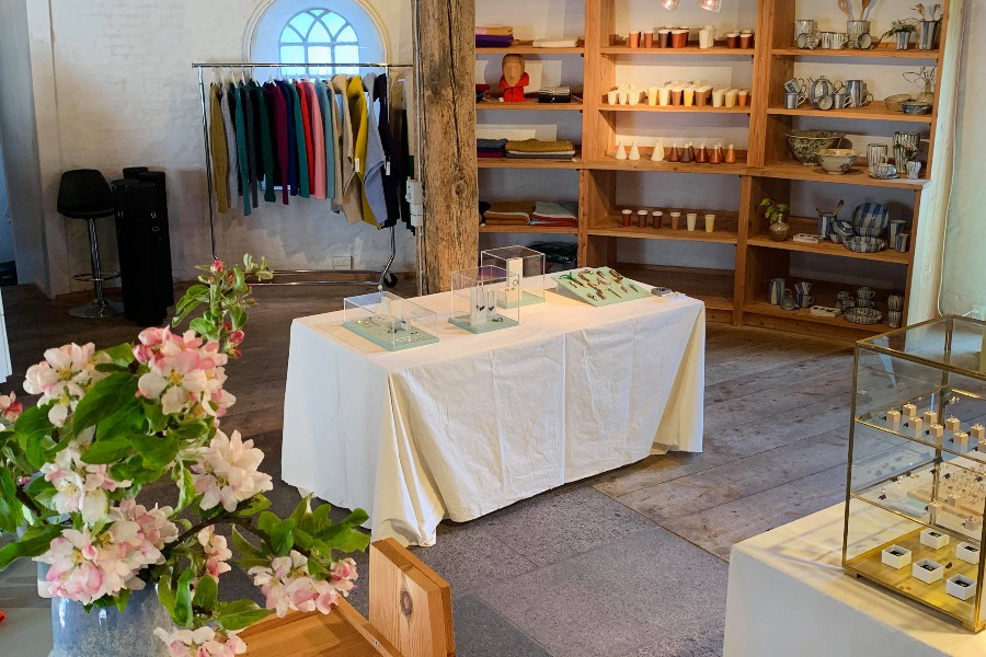 Flot start for kunstbutik i Gudhjem