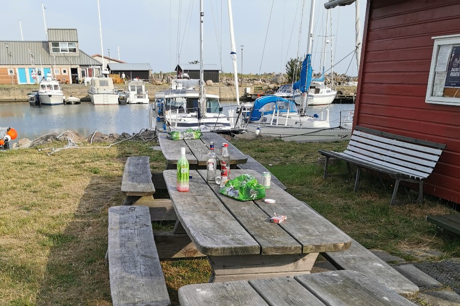 Studenter efterlod svineri p� N�rrek�s