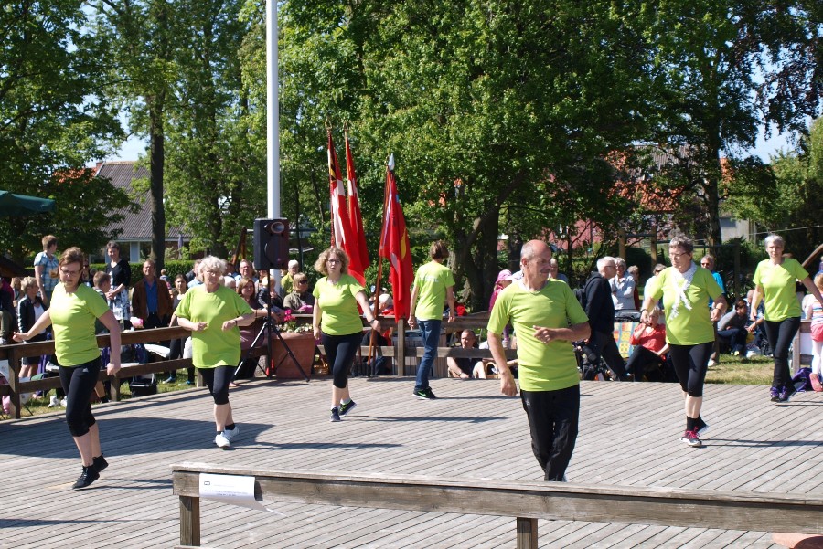 Der skal danses uden partner