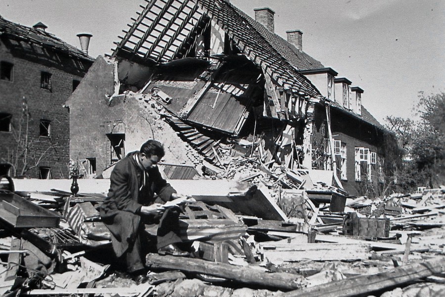 Udstilling om bomberne over R�nne og Nex�