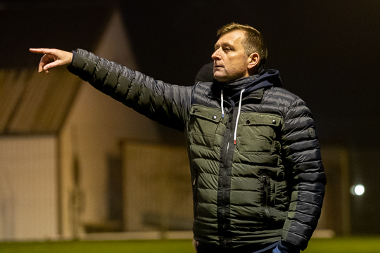 Cheftr�ner gl�der sig