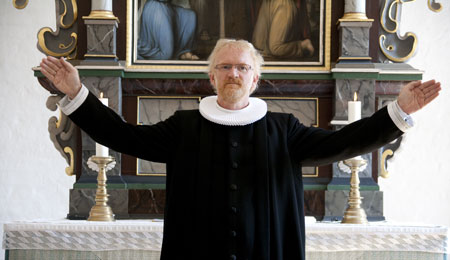 P�sken falder midtvejs i �r