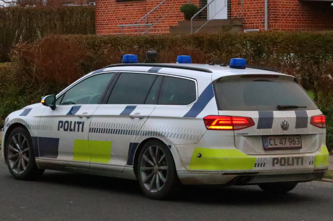 Politiet fandt narko og tyvekoster hos 18-�rig