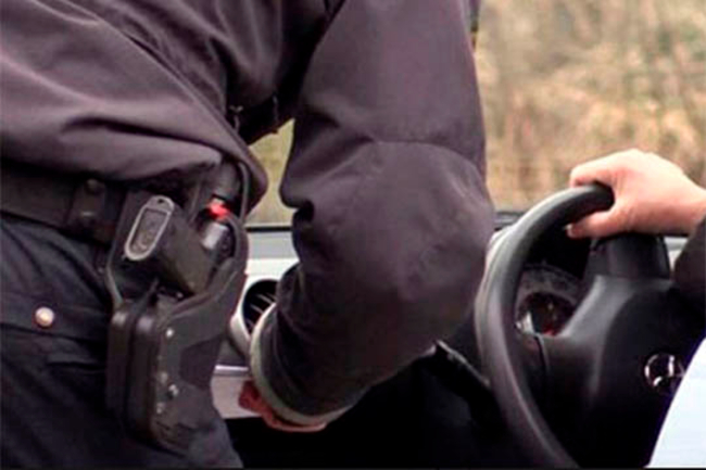 Tre bilister fik klip i k�rekortet