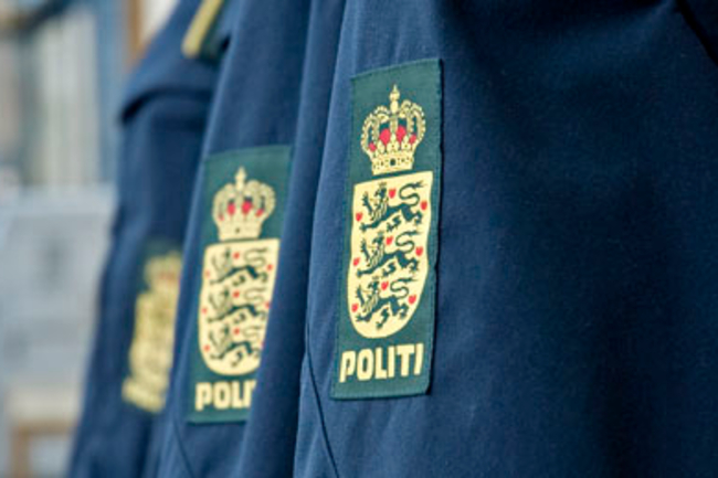 Bil p�k�rt af flugtbilist i R�nne