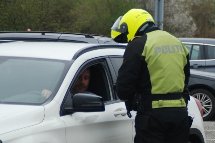 Tre bilister med over 100 km/t