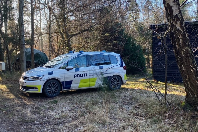 Kvinde br�d ind i fritidshus og tog ophold