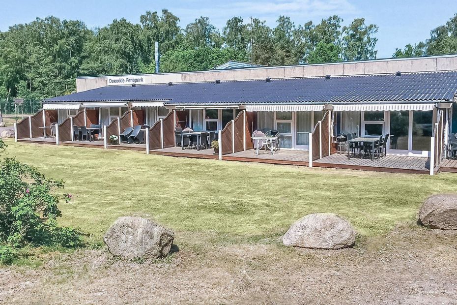 Venstre: Flere ferieboliger p� Dueodde