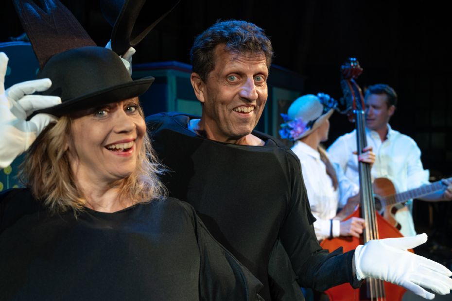 Sommerrevy i Kyllingemoderen