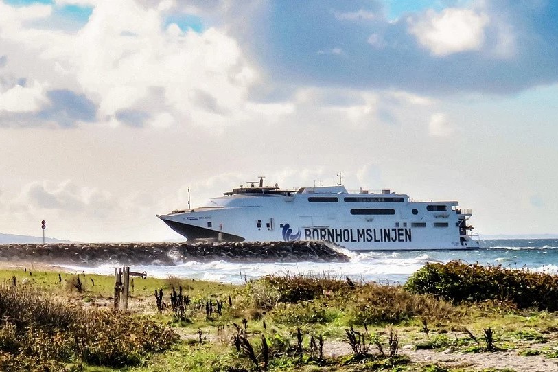 F�rre biler med Ystad-ruten i oktober