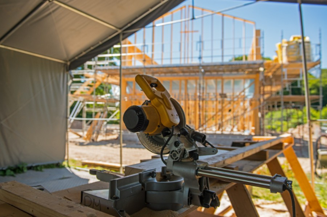 Underskud hos t�mrerfirma