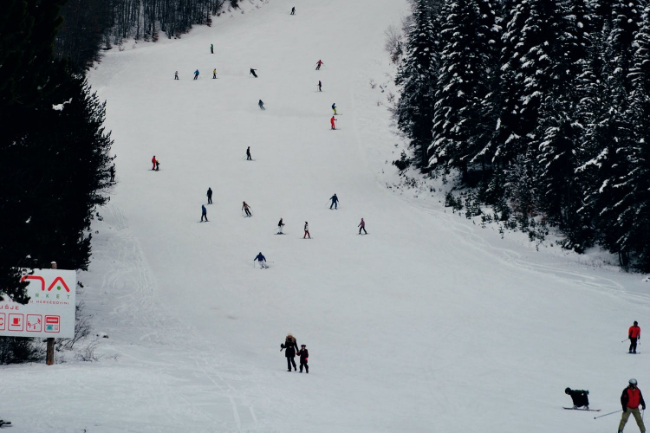 Tag p� en aktiv og underholdende skiferie