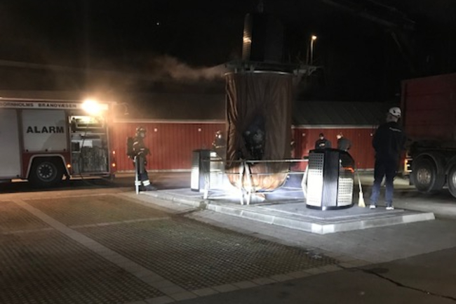 Brand i underjordisk skraldeanl�g i Hasle