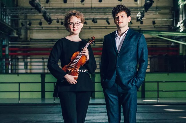 Prisvindende duo g�ster Svaneke