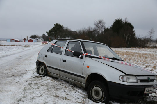 Glatte veje p� en frostkold morgen