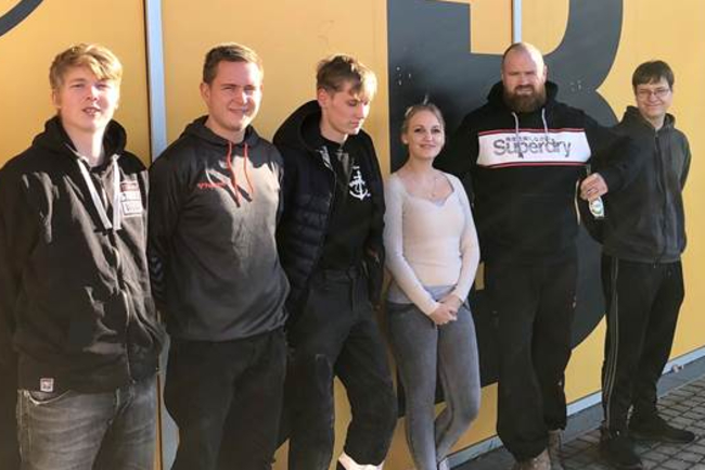 Seks nyudl�rte smedesvende