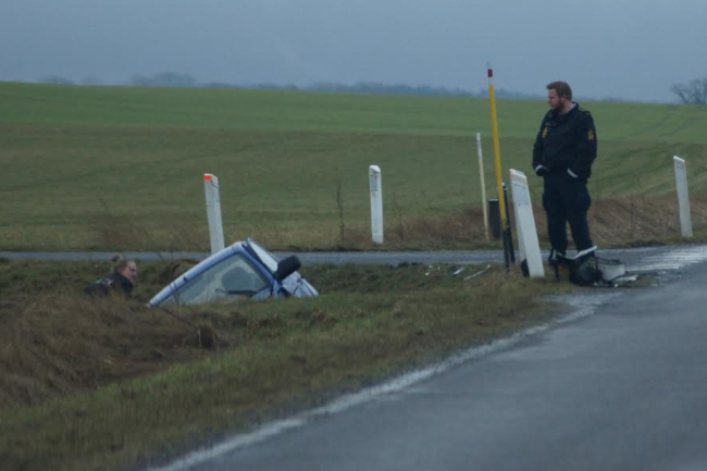 To sm�b�rn med i forulykket bil