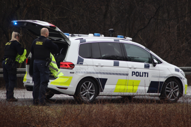 21-�rig uden k�rekort i l�nt bil