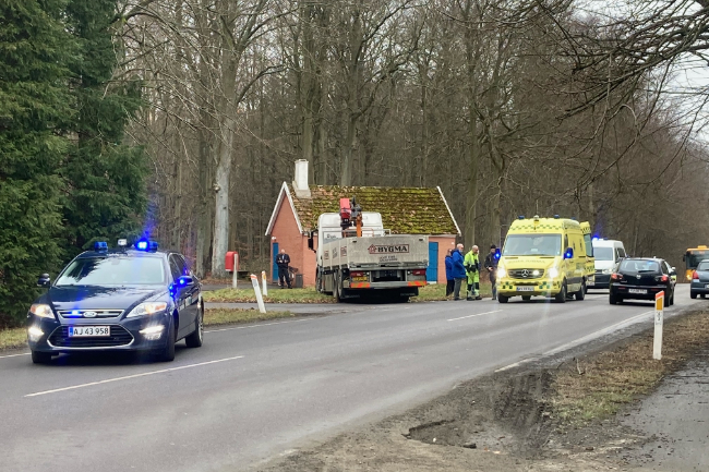 Kvinde p�k�rt af lastbil i R�nne