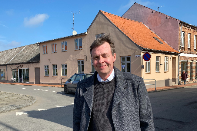 Kendt ejendom midt i Aakirkeby skal s�lges