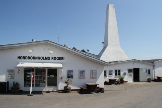 R�geri leverer regnskab med v�kst