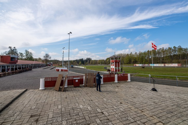 Travs�sonen starter uden tilskuere