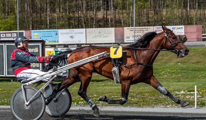 Startlister i dag til travbanens �bningsdag