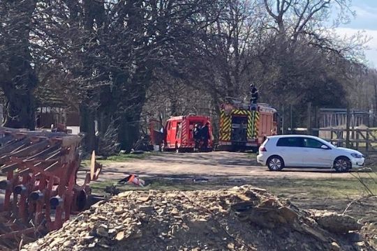 �rsag til brand p� g�rd unders�ges